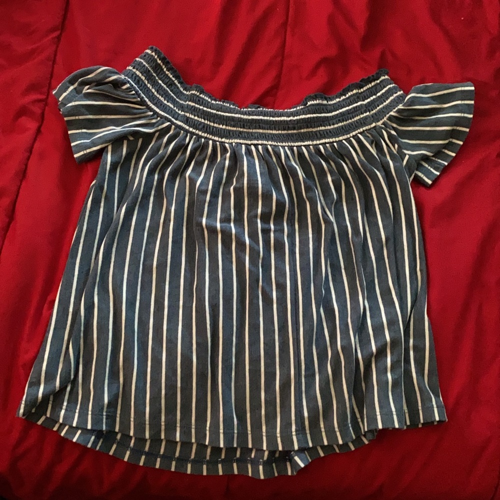 American Eagle off the shoulder top